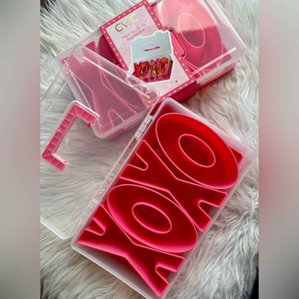 Red XOXO Snackle Box NWT